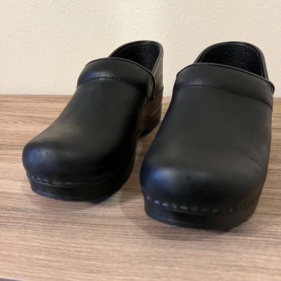 Dansko Women's Professional Clog - Picture 3 of 10